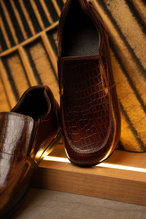 Designer Diabetic Shoe Crocodile Print - Dark Tan - Image 4