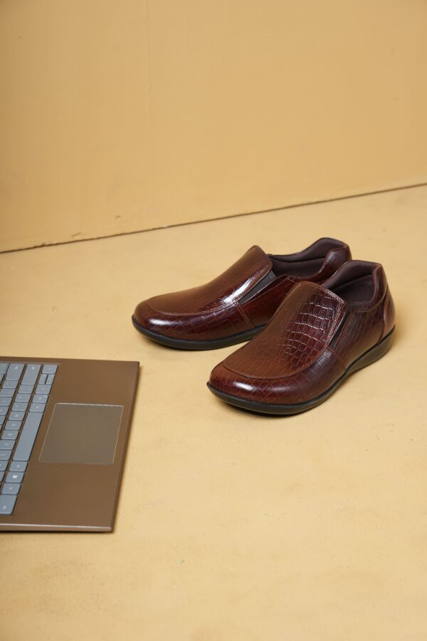 Precision Design: Men’s Specially Crafted Diabetic Cut Shoe- Texture Brown - Image 3
