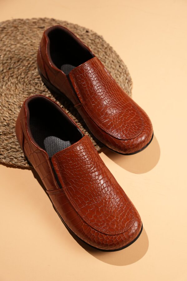 Precision Design: Men’s Specially Crafted Diabetic Cut Shoe- Texture Tan Brown - Image 2