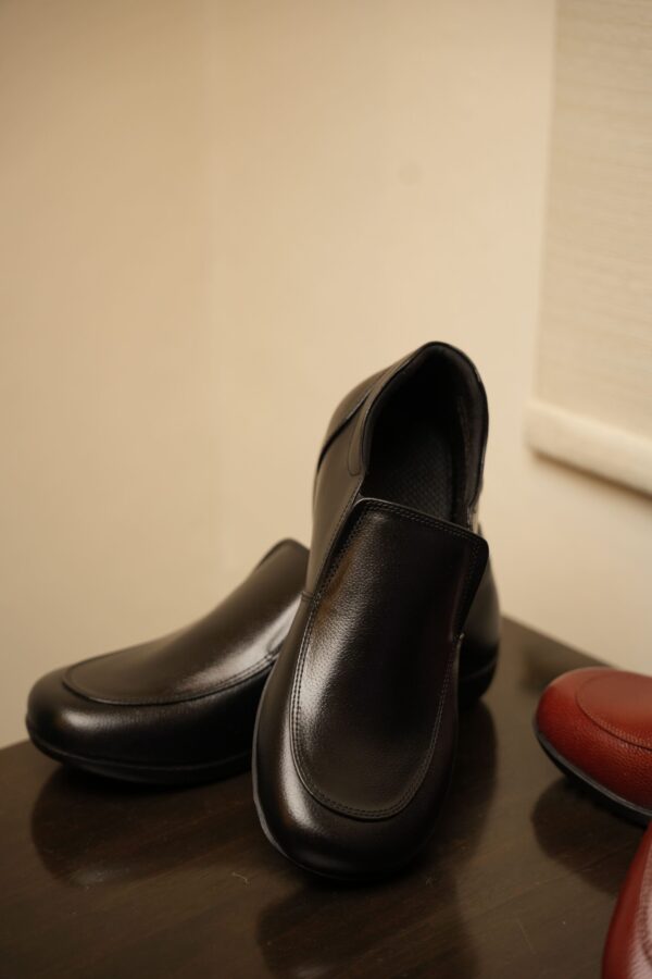 Stepwise Noble - Black - Image 2