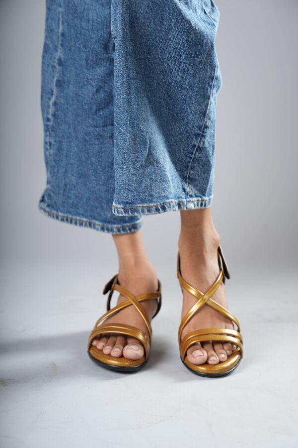 Stepwise Aurelia - Golden - Image 3